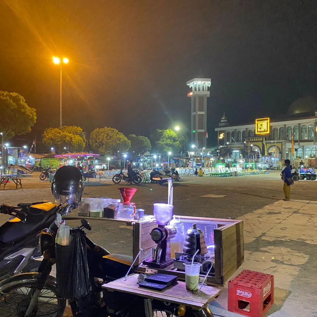 Gerobak Lowcost di Alun-Alun Gegesik